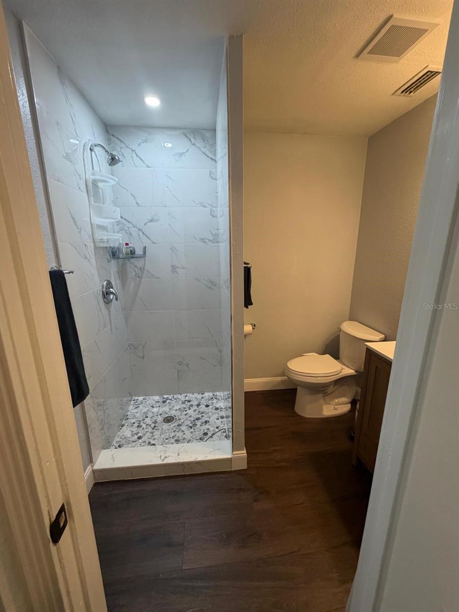 Image 17 of 27 For 1840 12th Street