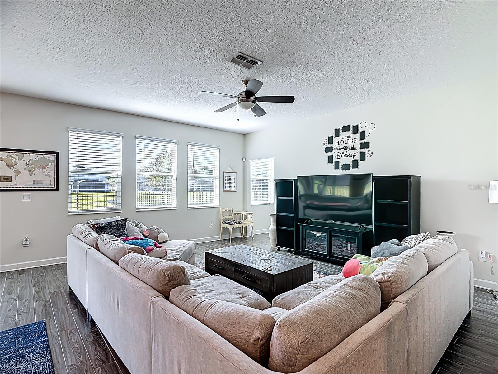 Image 17 of 68 For 460 Brunswick Drive