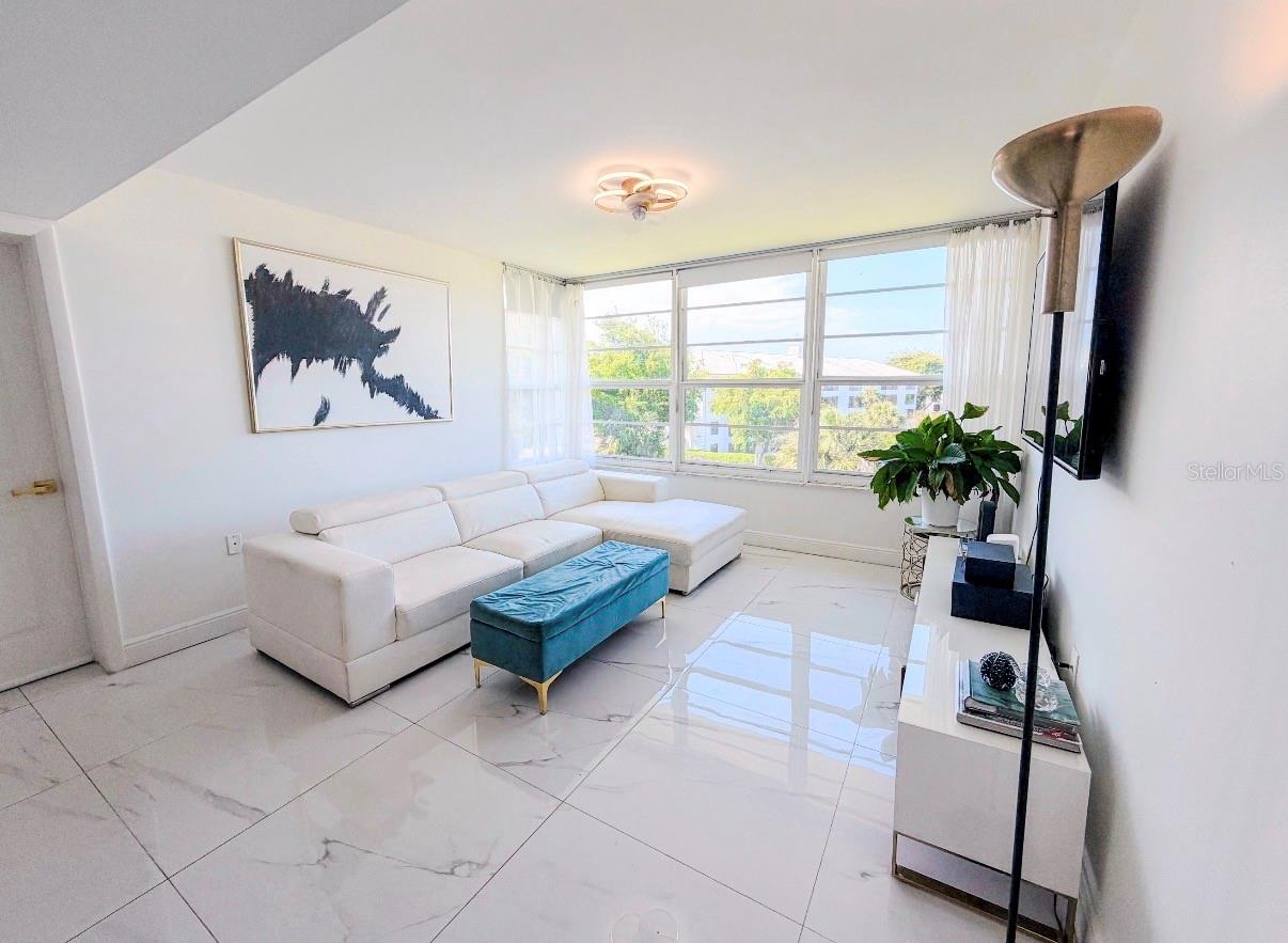 Image 2 of 37 For 3635 Whitehall Drive 401