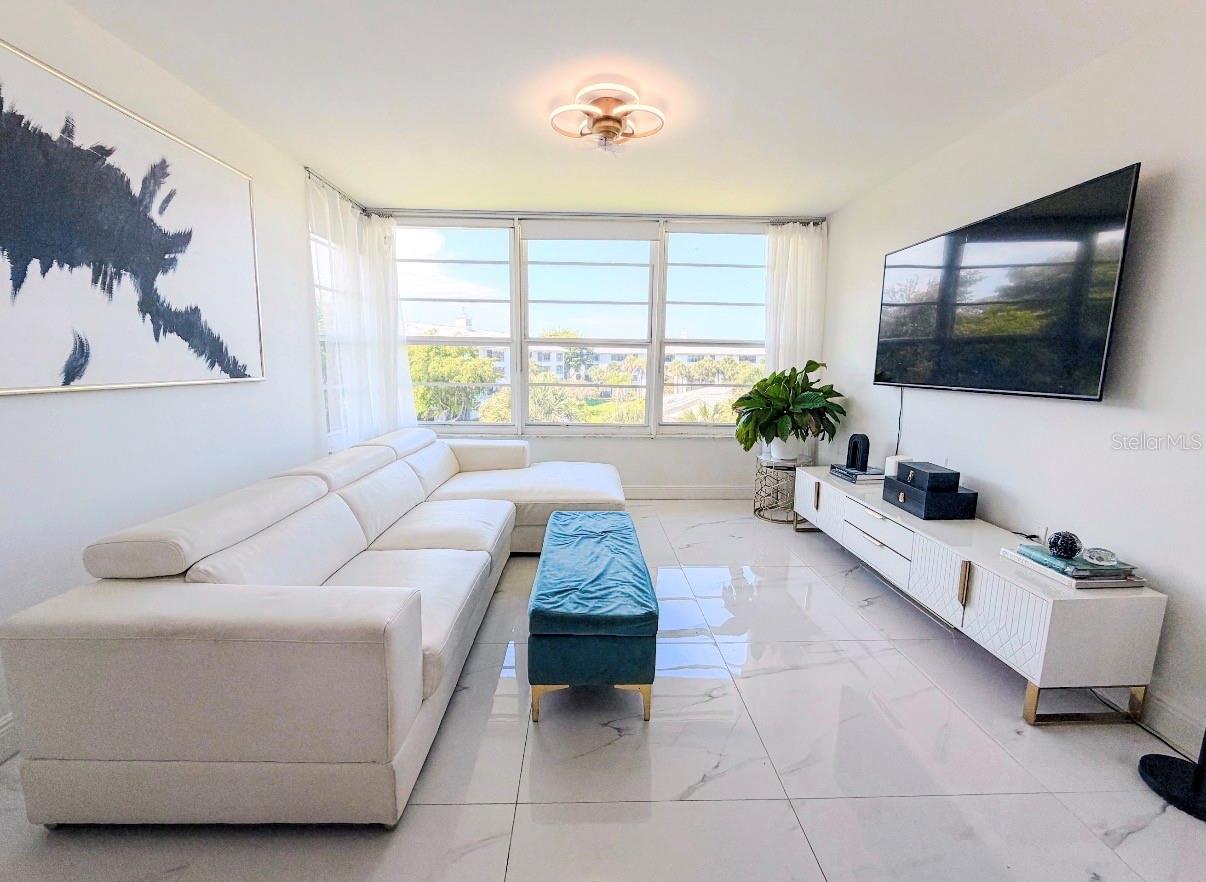 Image 3 of 37 For 3635 Whitehall Drive 401