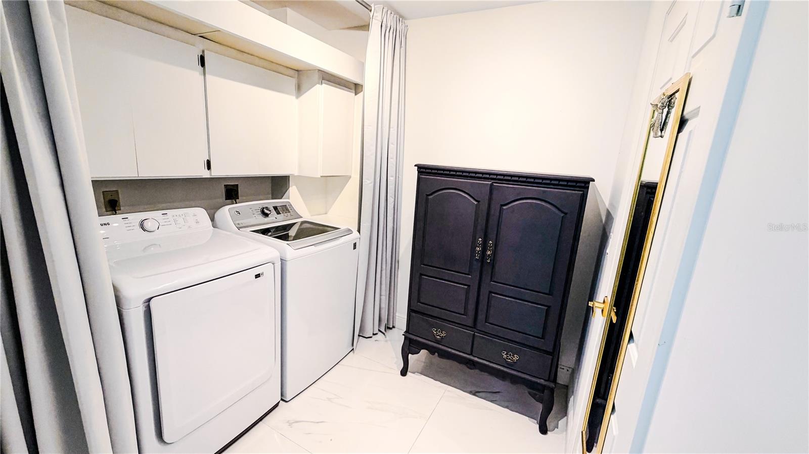 Image 31 of 37 For 3635 Whitehall Drive 401