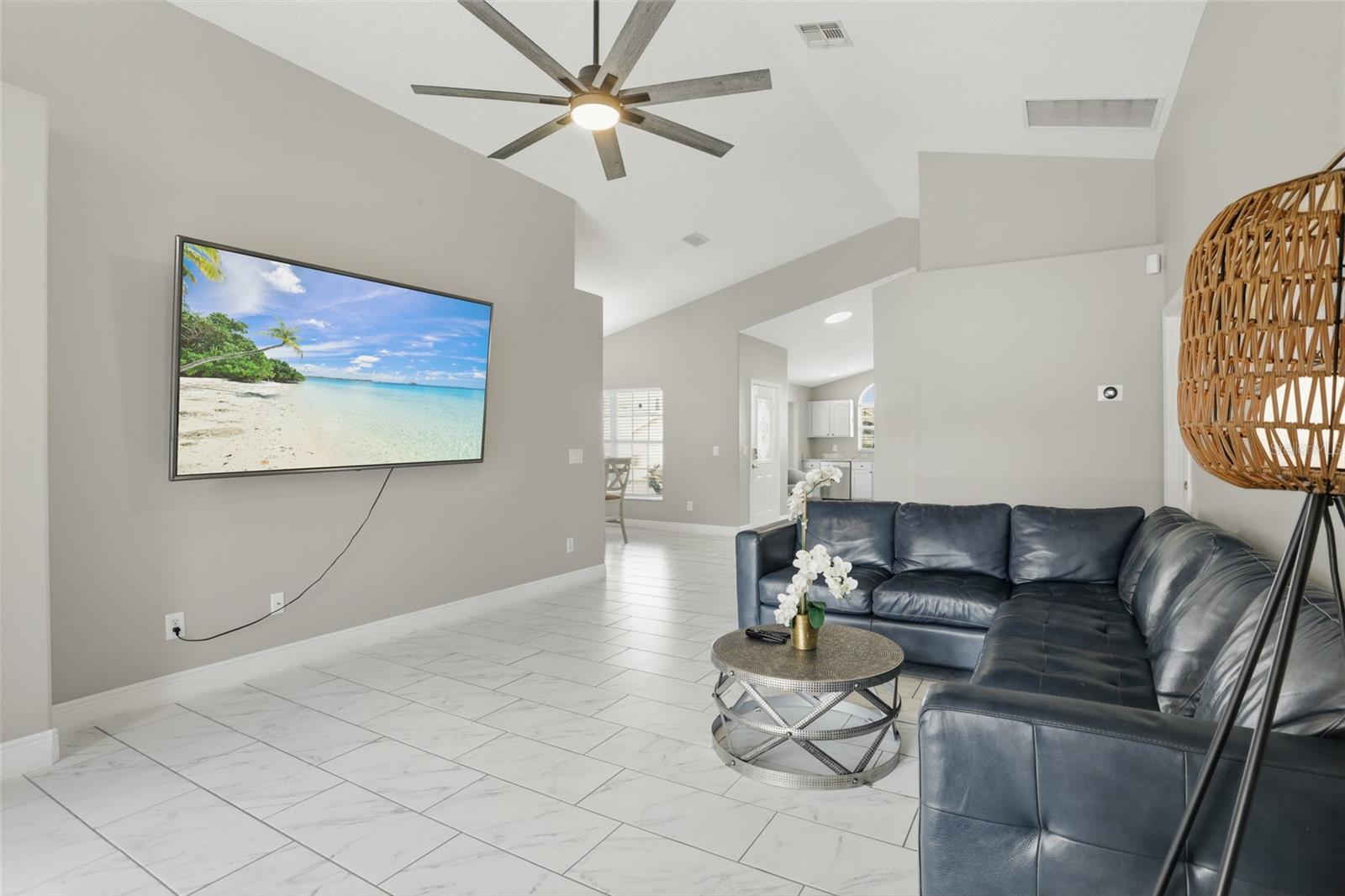 Image 10 of 37 For 2657 Oneida Loop