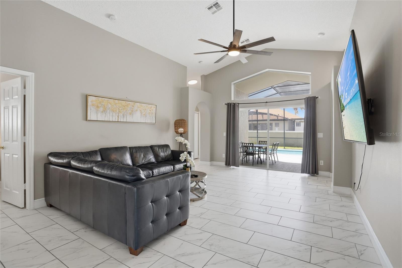 Image 11 of 37 For 2657 Oneida Loop