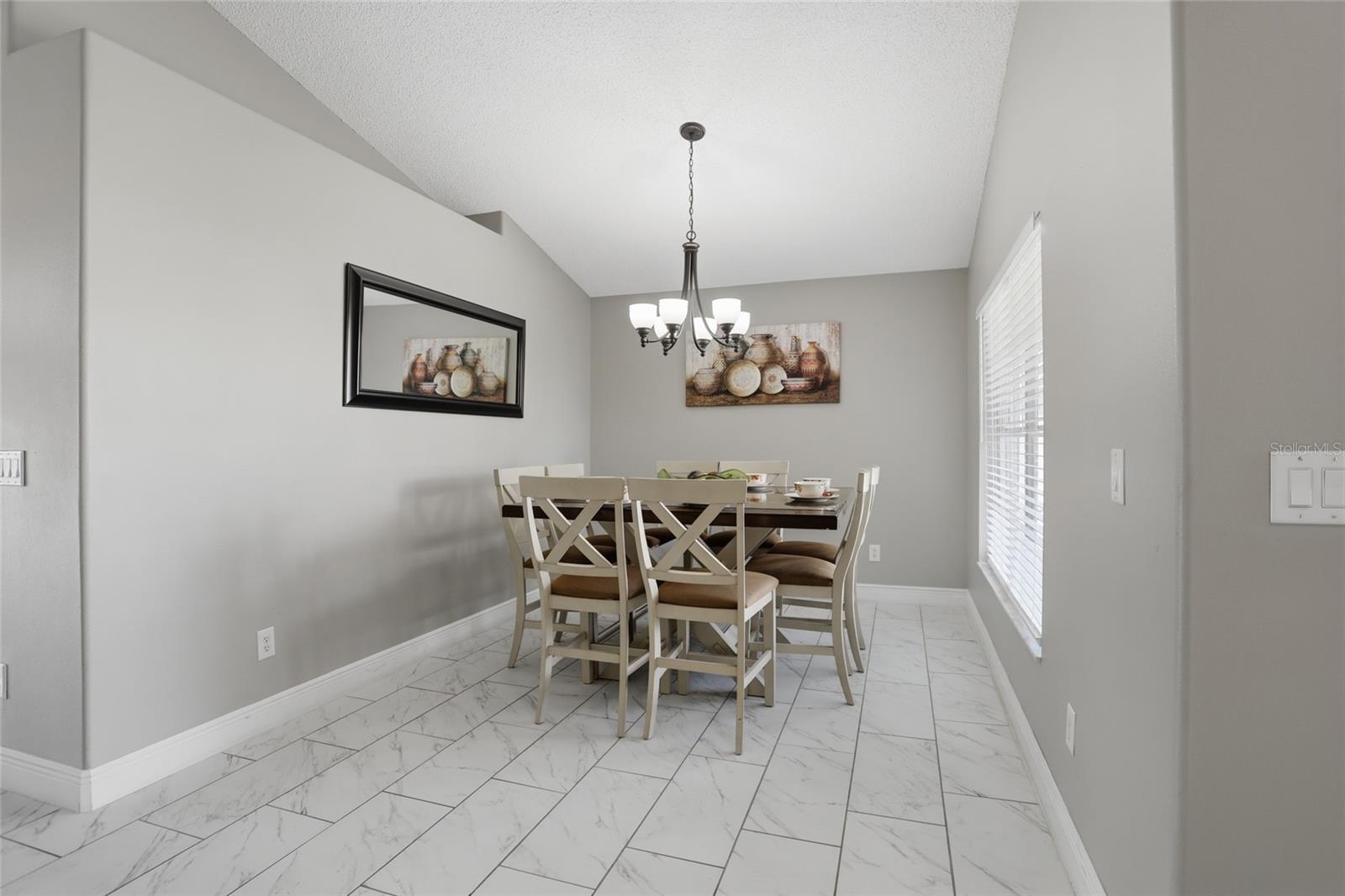 Image 16 of 37 For 2657 Oneida Loop