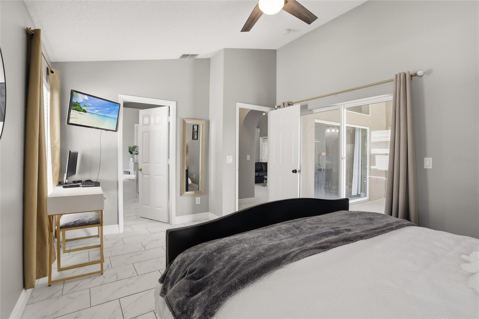 Image 18 of 37 For 2657 Oneida Loop