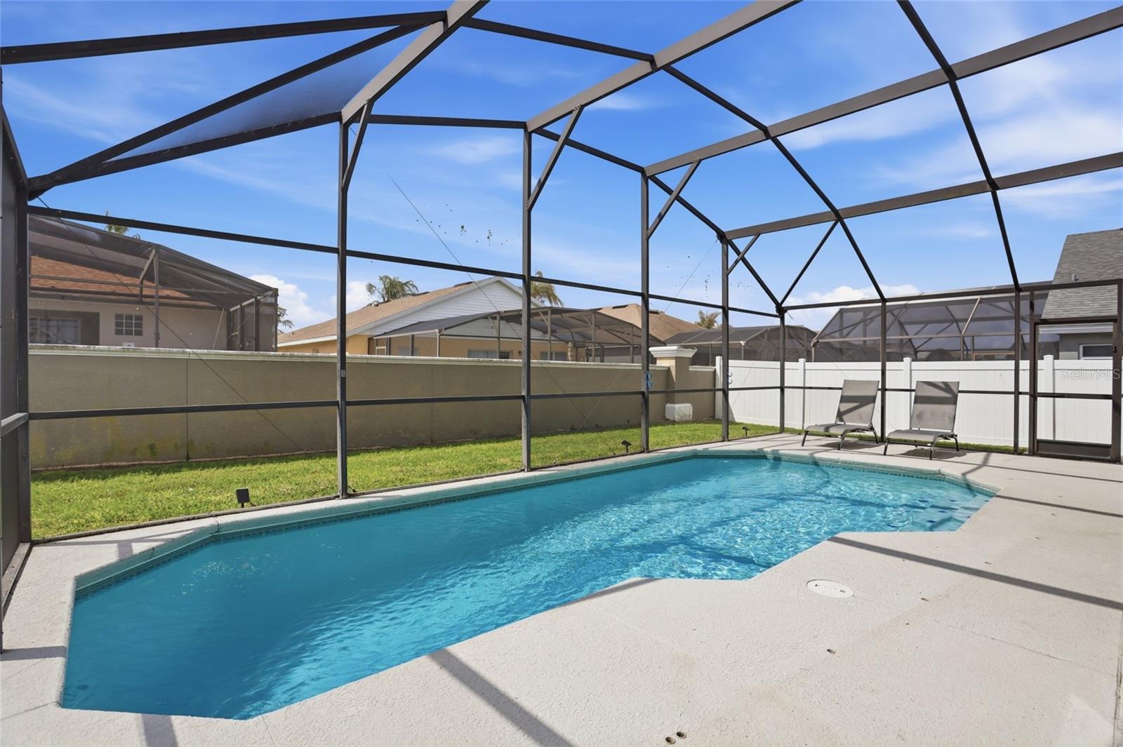 Image 2 of 37 For 2657 Oneida Loop