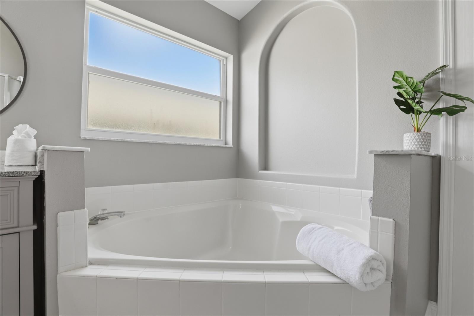 Image 20 of 37 For 2657 Oneida Loop