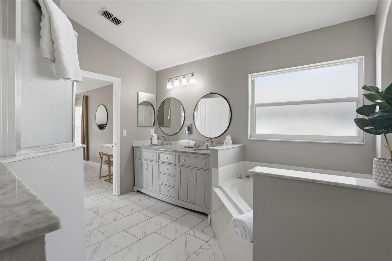 Image 22 of 37 For 2657 Oneida Loop