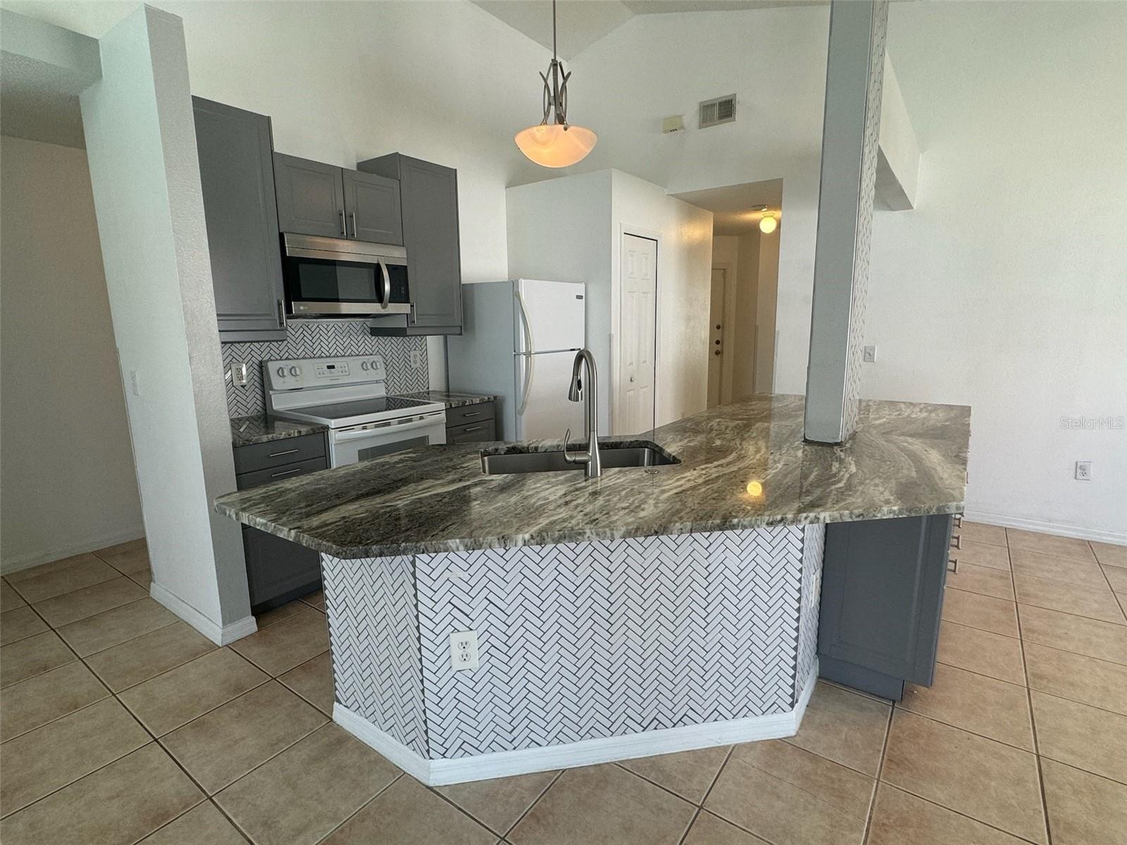 Image 4 of 24 For 611 Casterton Circle