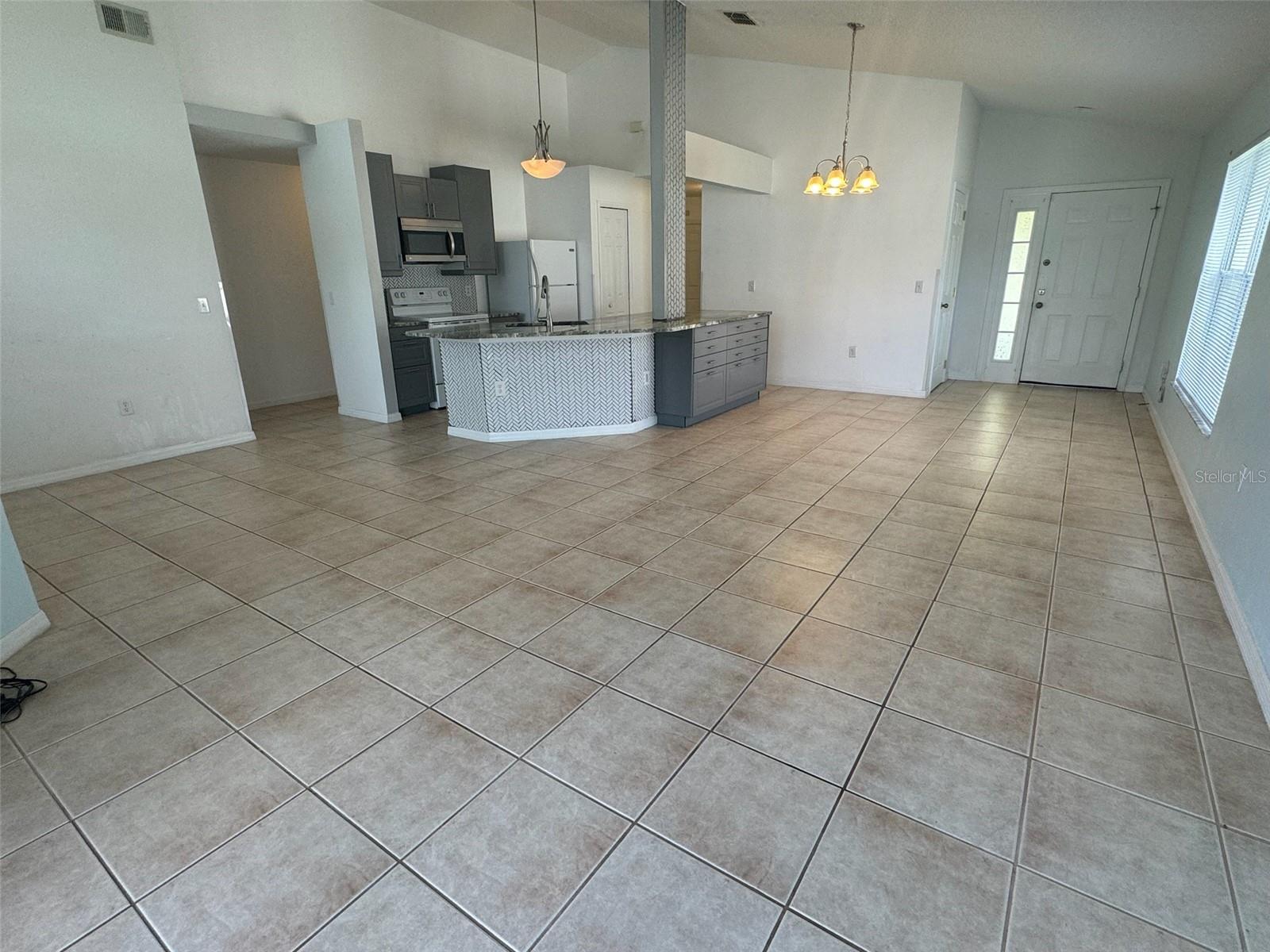 Image 5 of 24 For 611 Casterton Circle