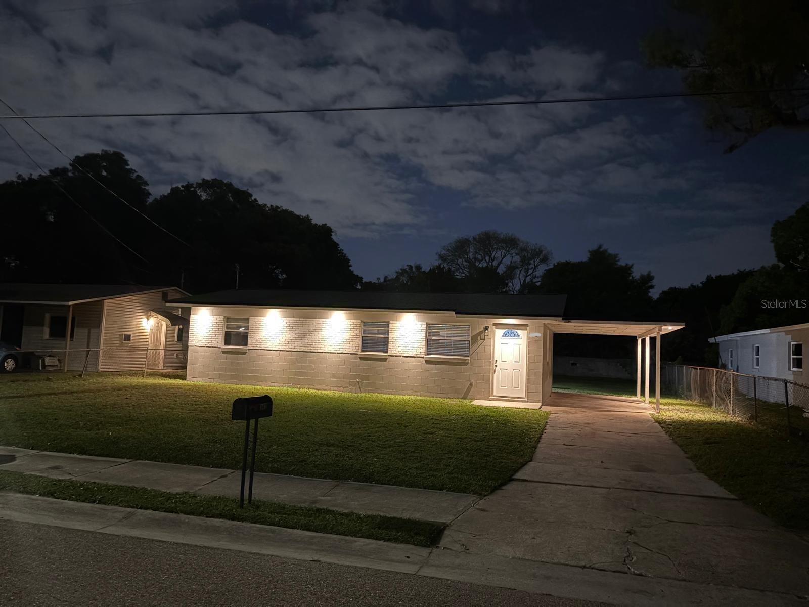 Image 4 of 32 For 342 Campus View Drive