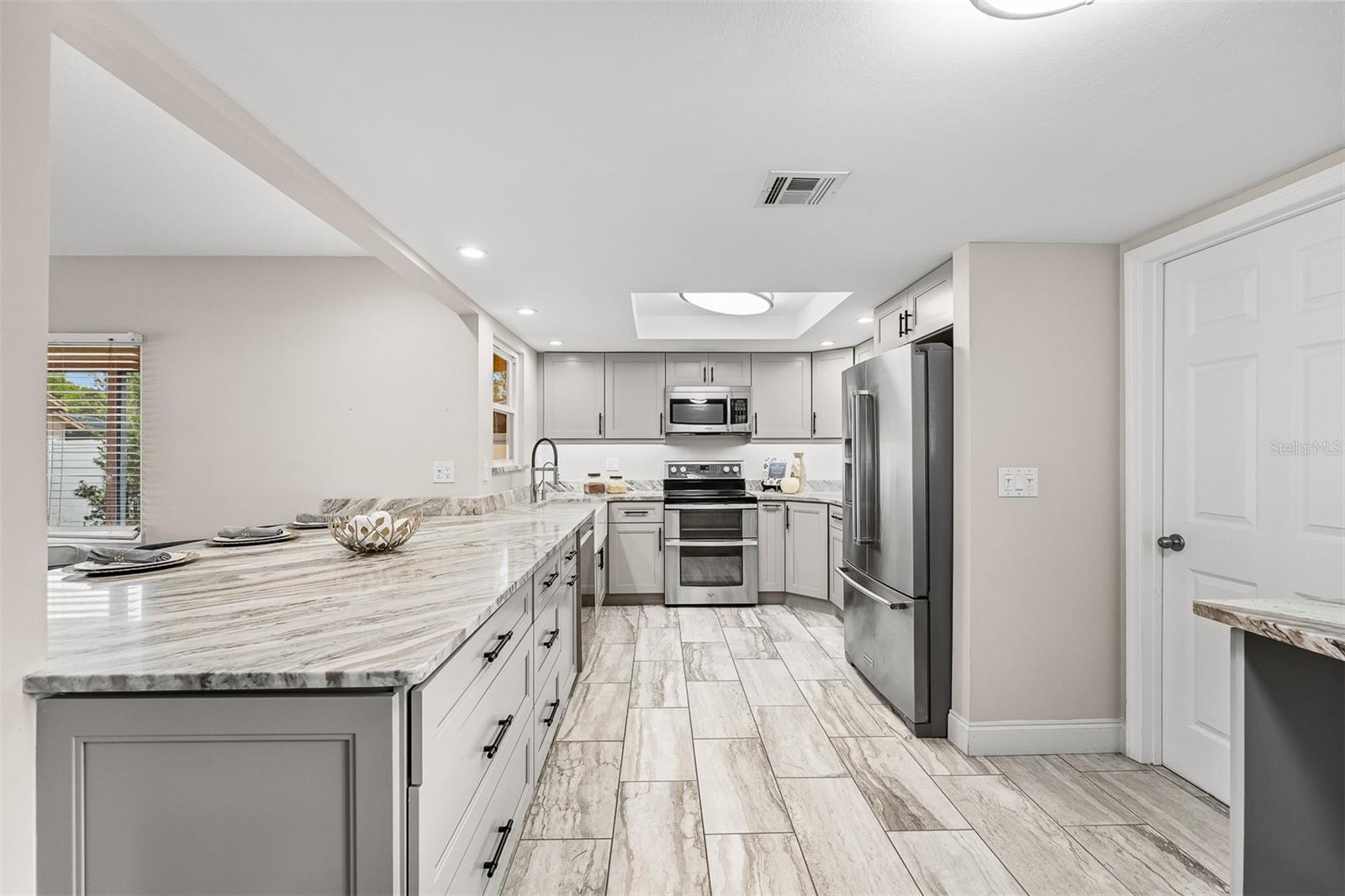 Image 12 of 50 For 7834 Snowberry Cir