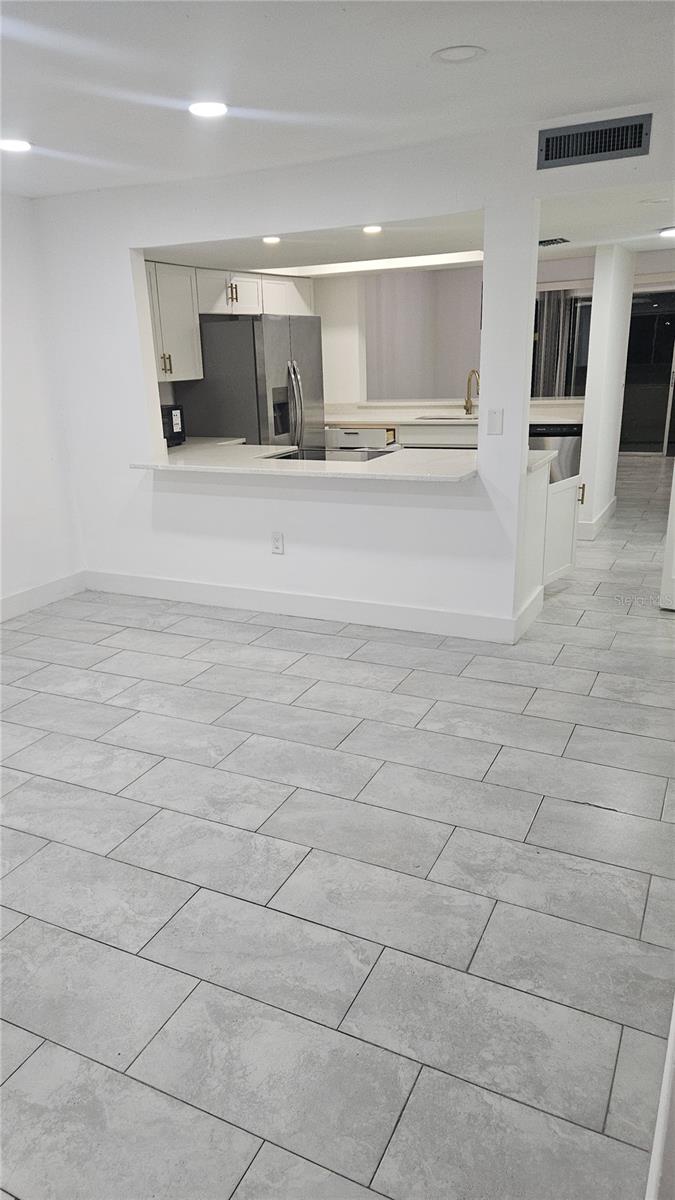 Image 3 of 21 For 2500 21st Street Nw 15