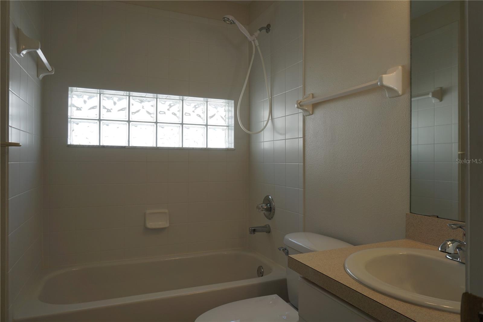 Image 5 of 14 For 500 Vista Oaks Way