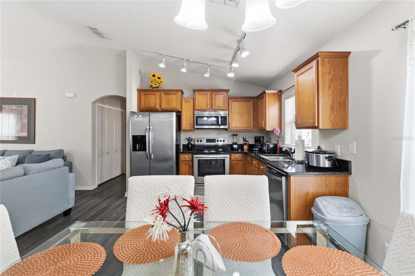 Image 10 of 28 For 356 Earlmont Place
