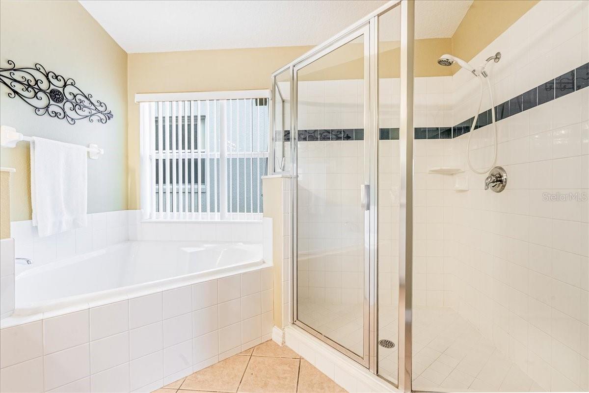 Image 12 of 49 For 628 Kensington Drive