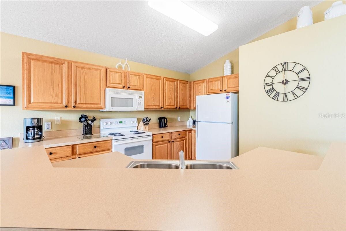 Image 19 of 49 For 628 Kensington Drive