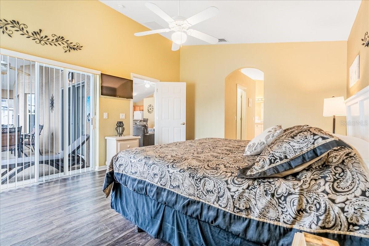 Image 30 of 49 For 628 Kensington Drive