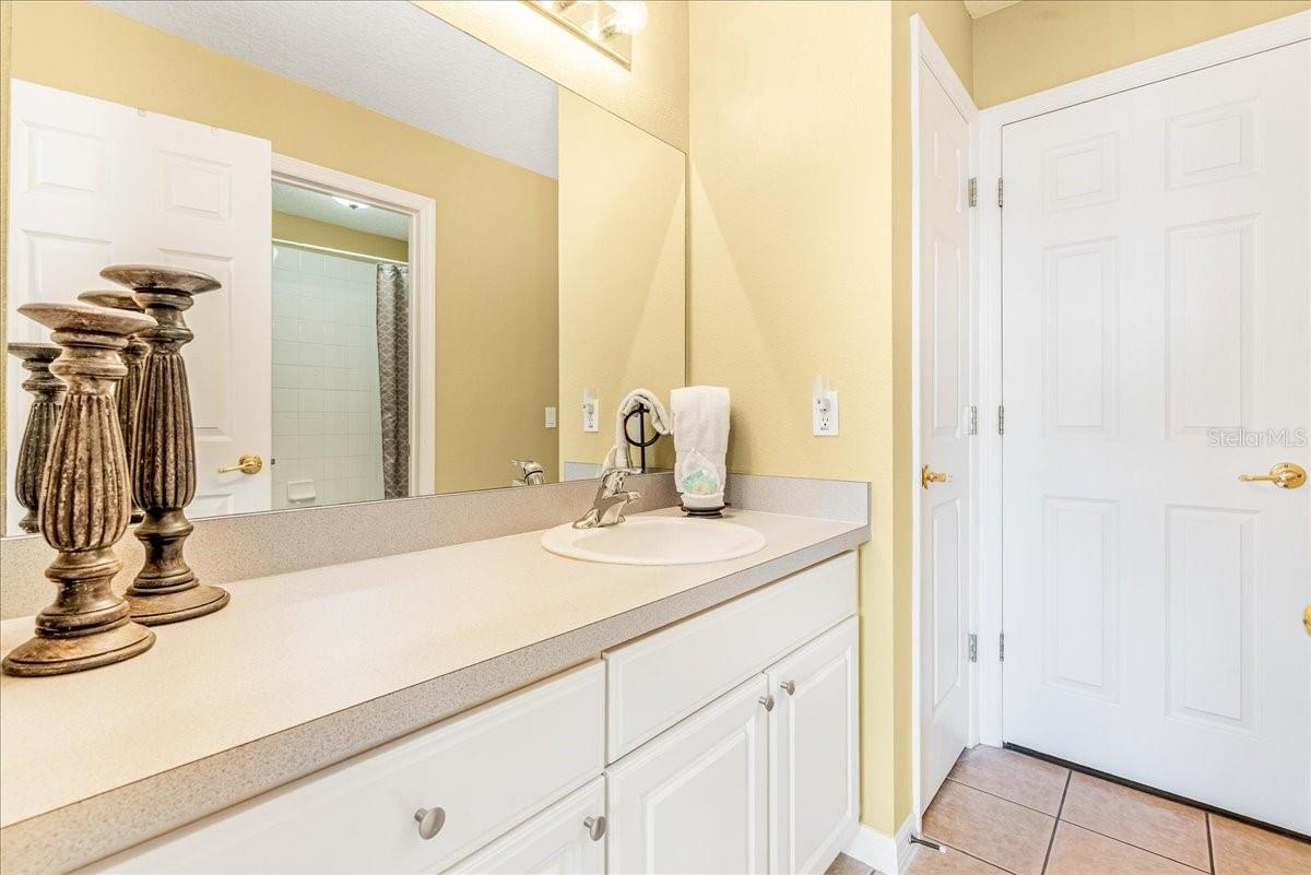 Image 32 of 49 For 628 Kensington Drive