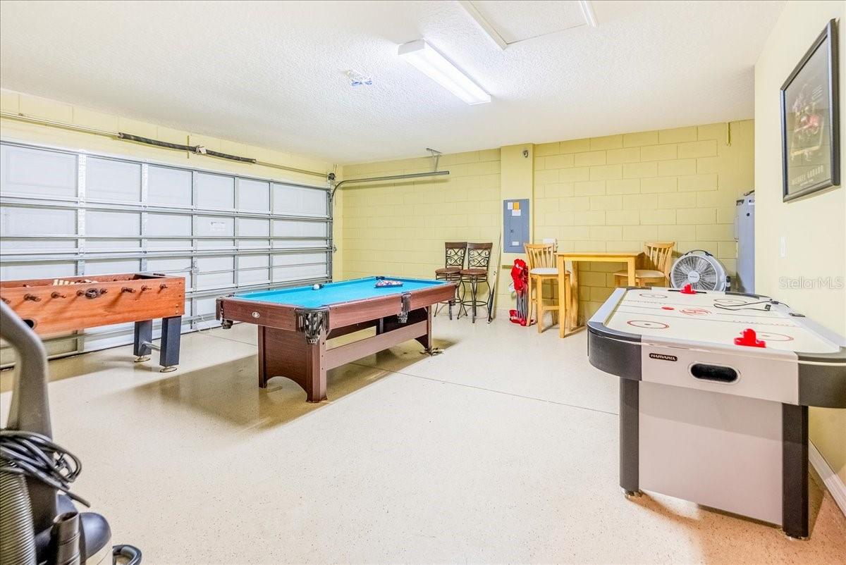 Image 4 of 49 For 628 Kensington Drive