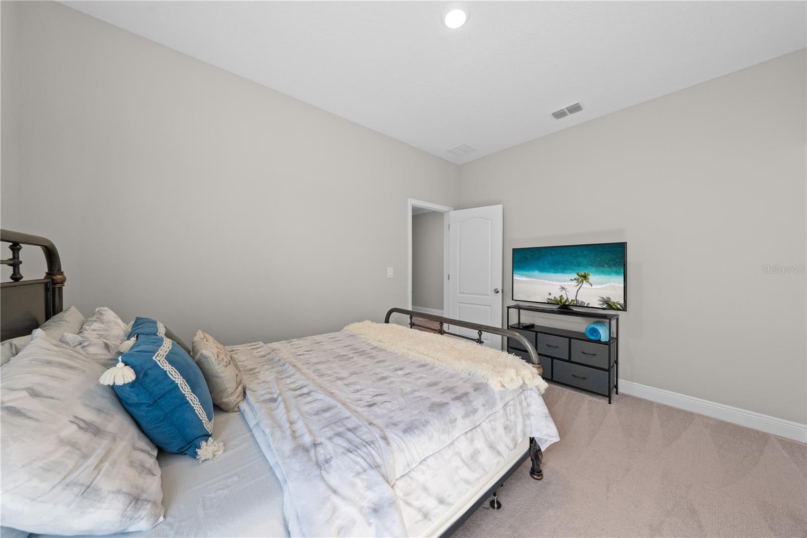 Image 33 of 82 For 31041 Jazz Leaf Place