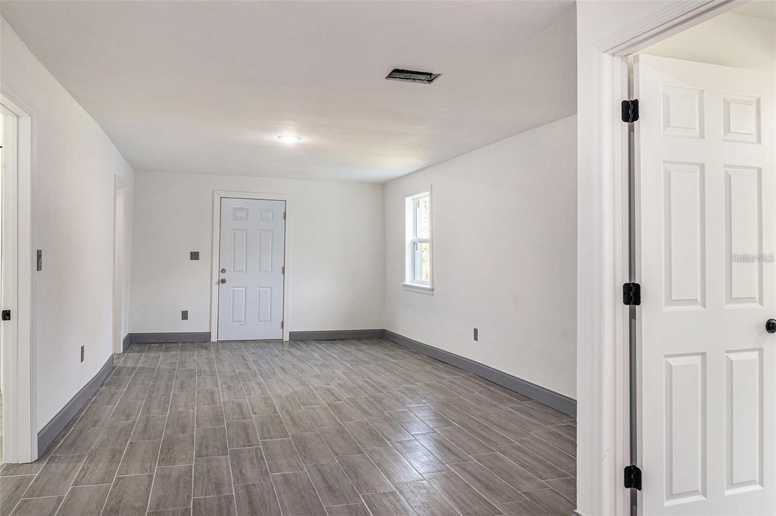 Image 7 of 24 For 205 Cornell Street