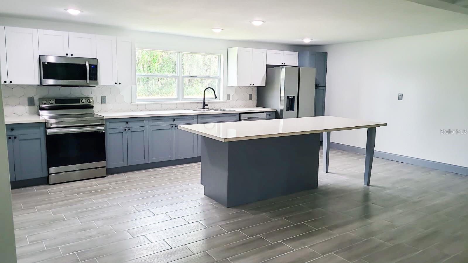 Image 9 of 24 For 205 Cornell Street