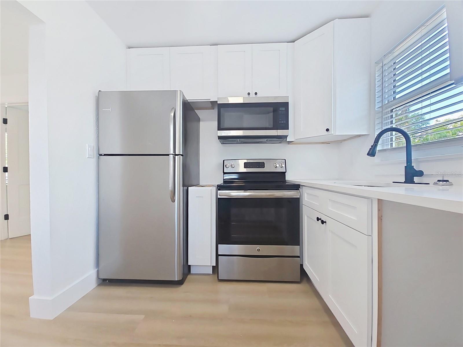 Image 6 of 13 For 1035 15th Avenue S A