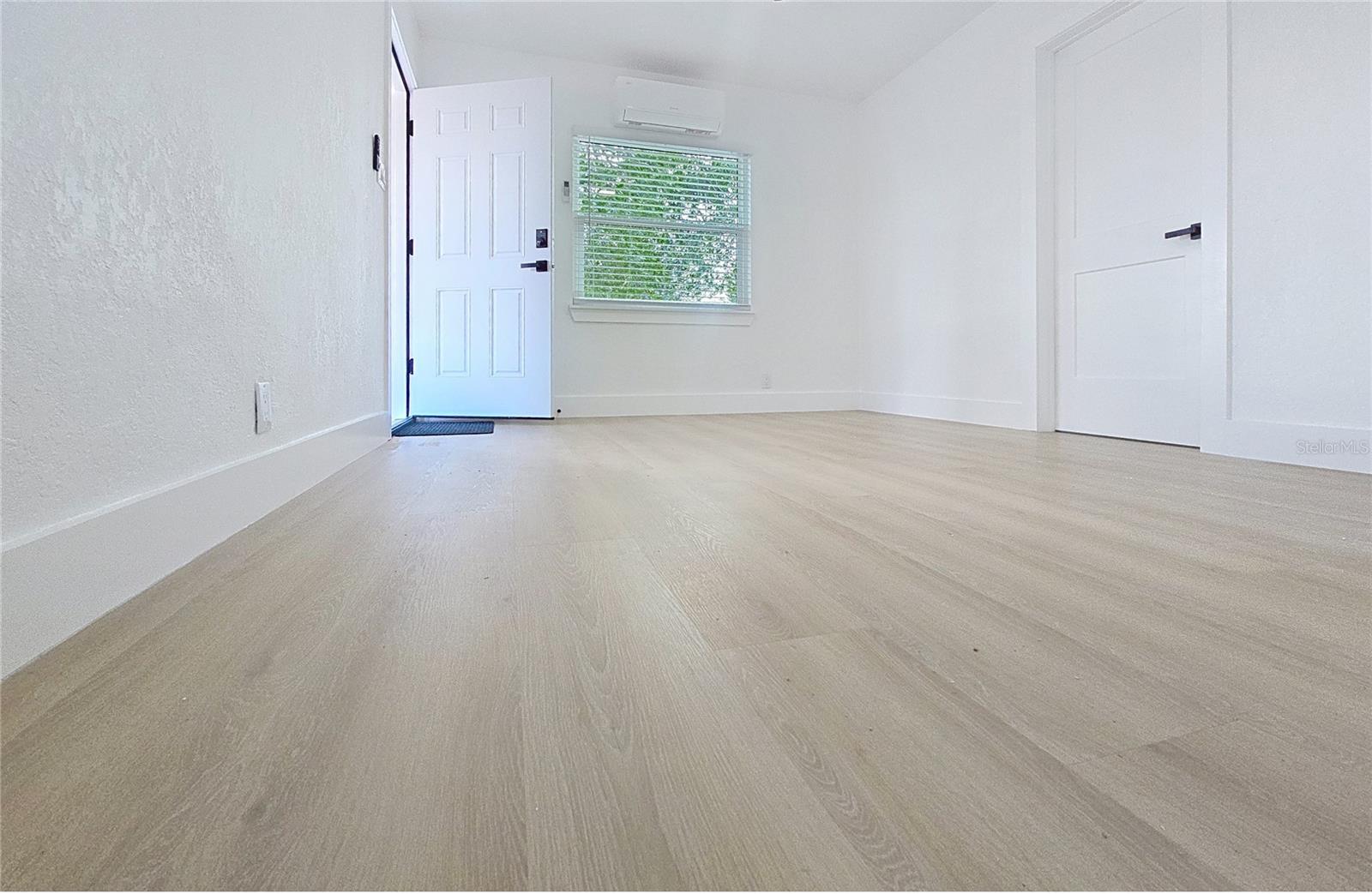 Image 7 of 13 For 1035 15th Avenue S A