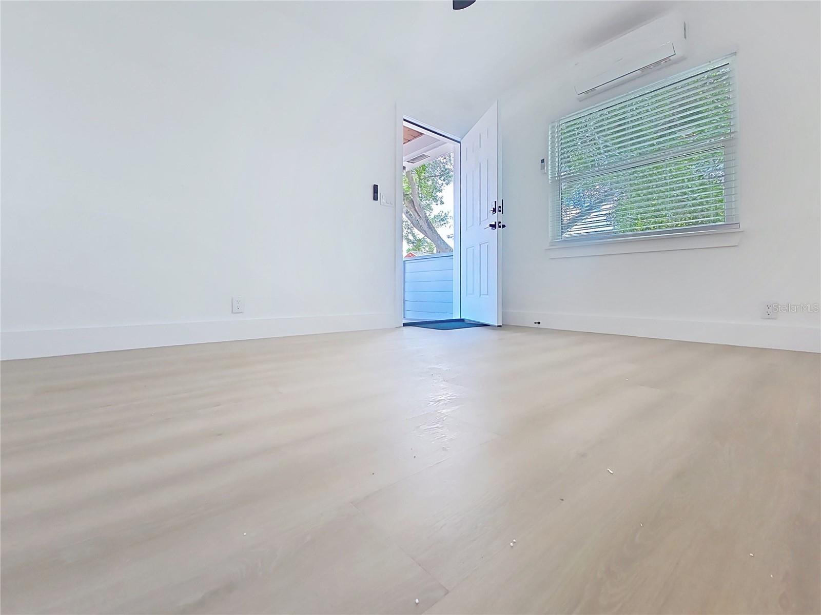 Image 8 of 13 For 1035 15th Avenue S A