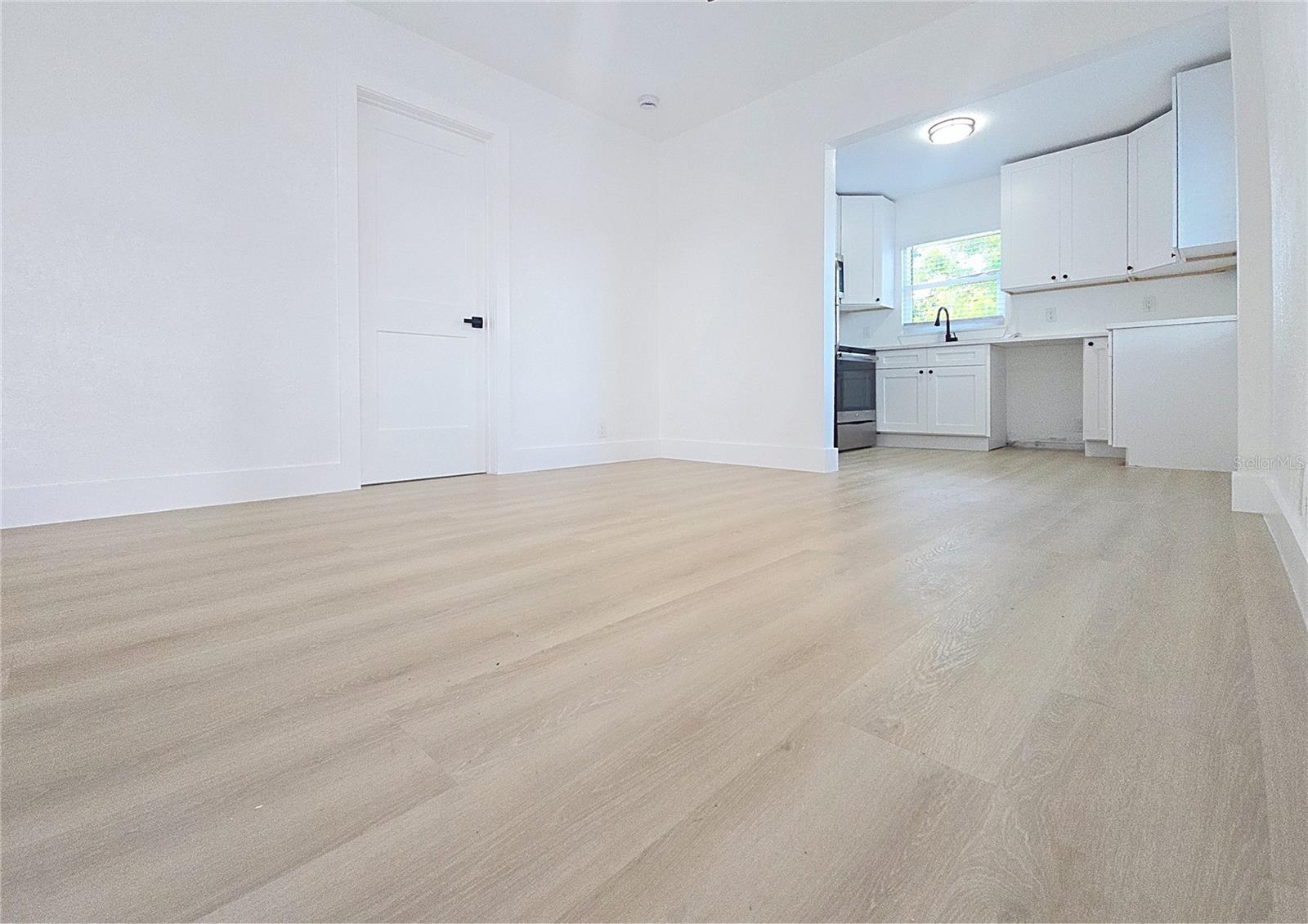 Image 9 of 13 For 1035 15th Avenue S A