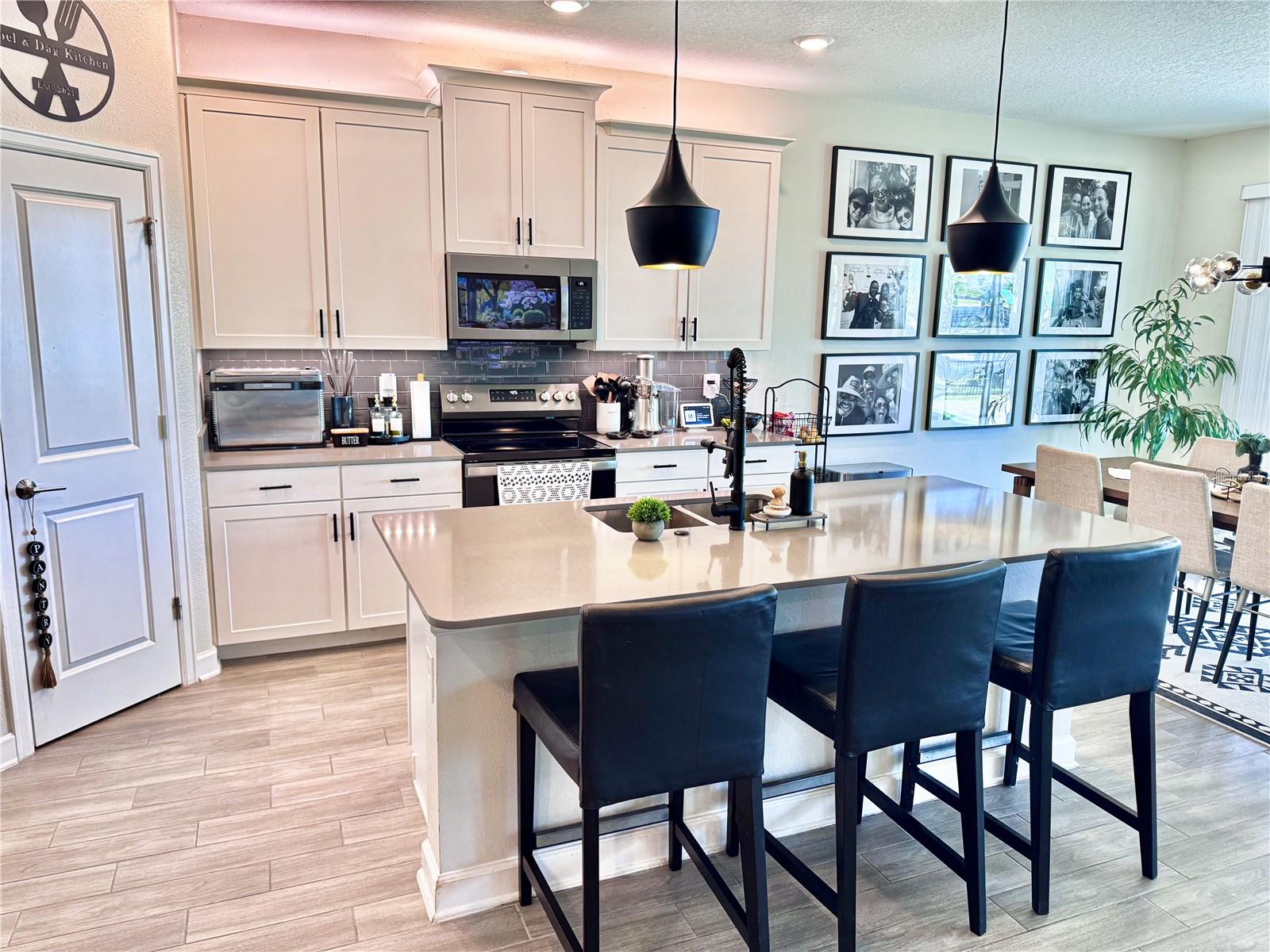 Image 16 of 51 For 11456 Satire Street