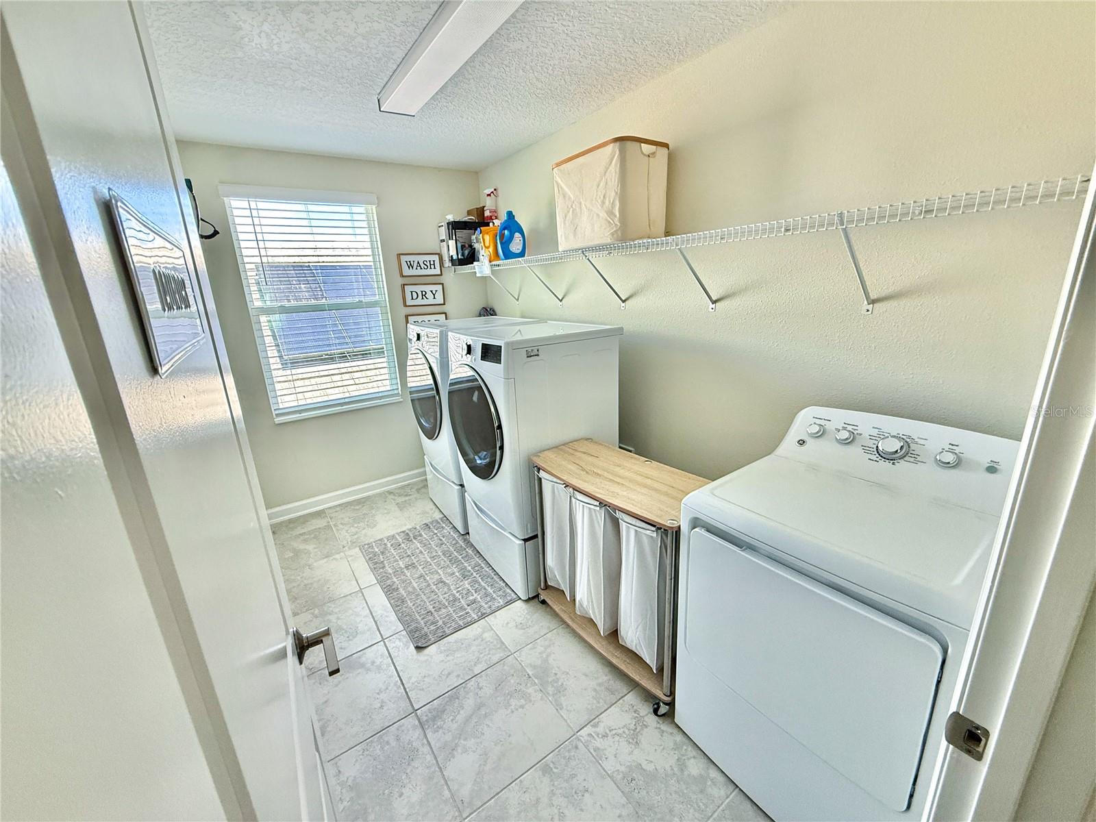 Image 35 of 51 For 11456 Satire Street