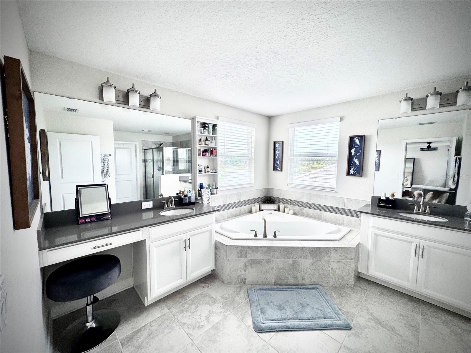 Image 39 of 51 For 11456 Satire Street