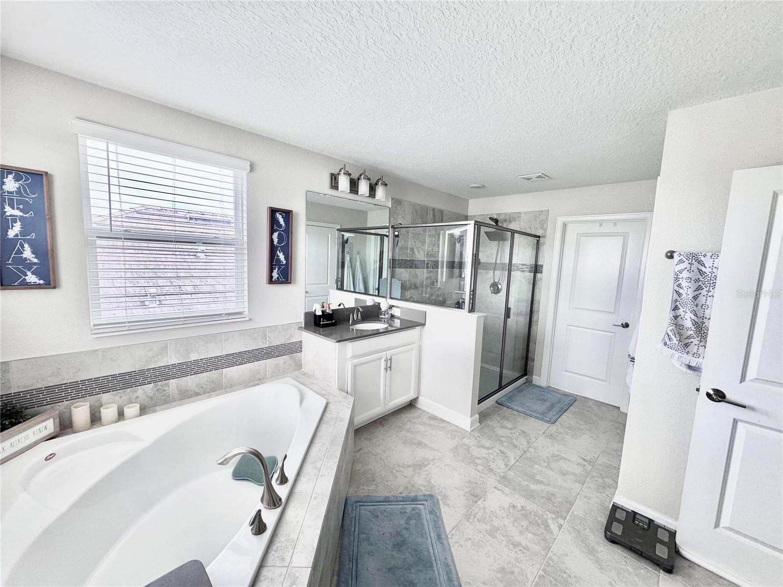 Image 40 of 51 For 11456 Satire Street