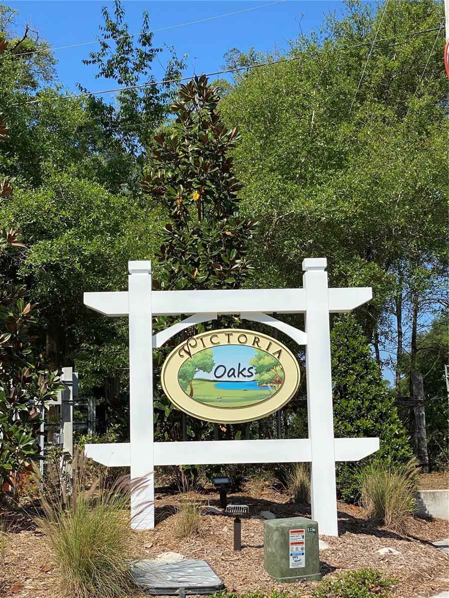 Image 3 of 20 For 160 Victoria Oaks Boulevard