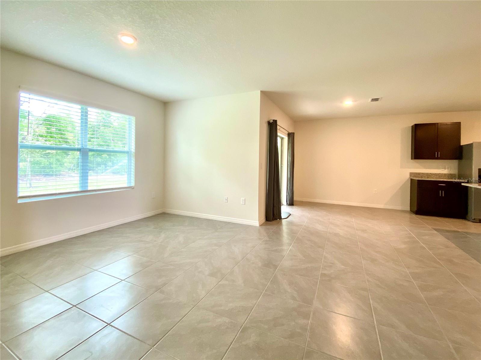 Image 6 of 20 For 160 Victoria Oaks Boulevard