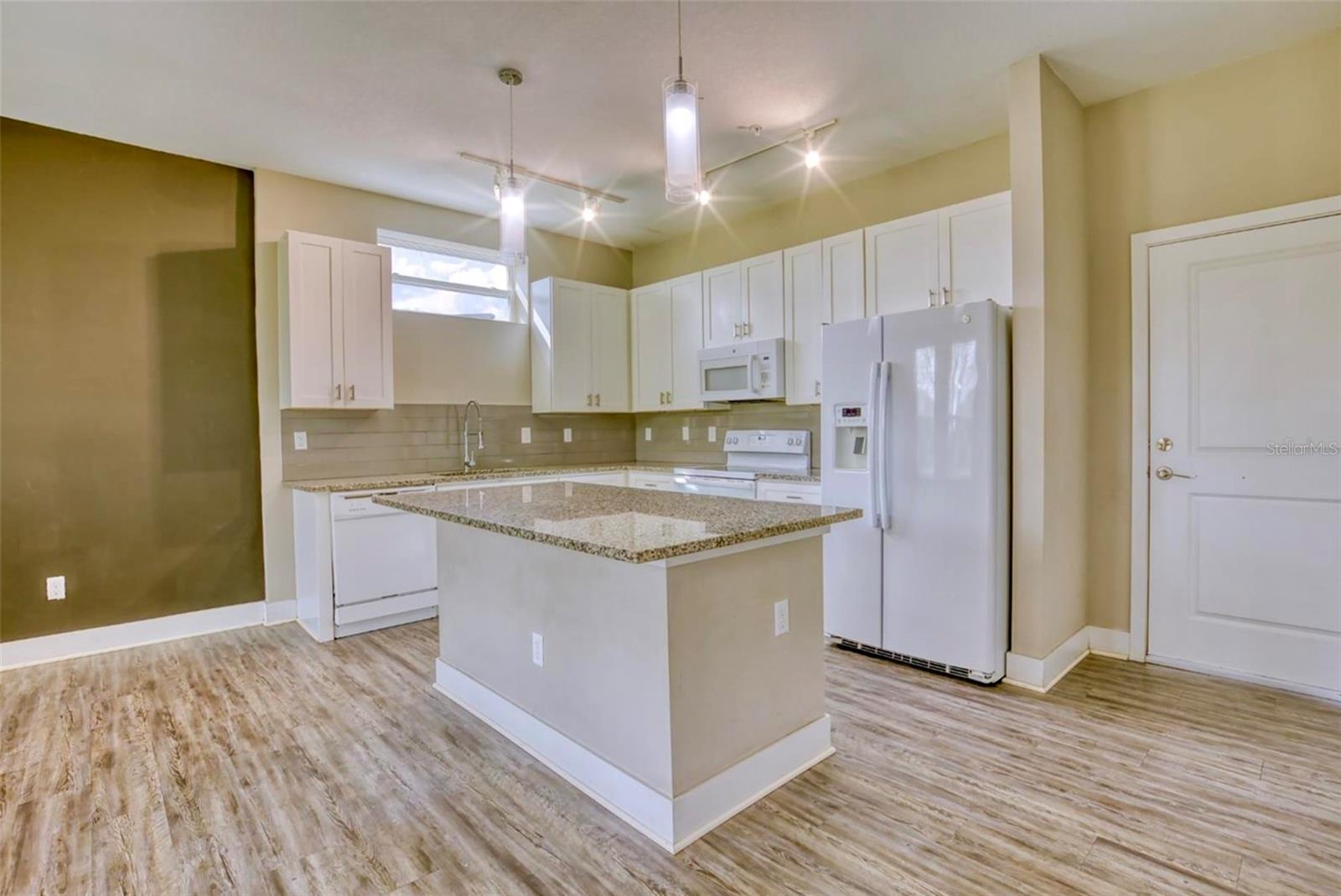 Image 11 of 32 For 1801 Houston Street