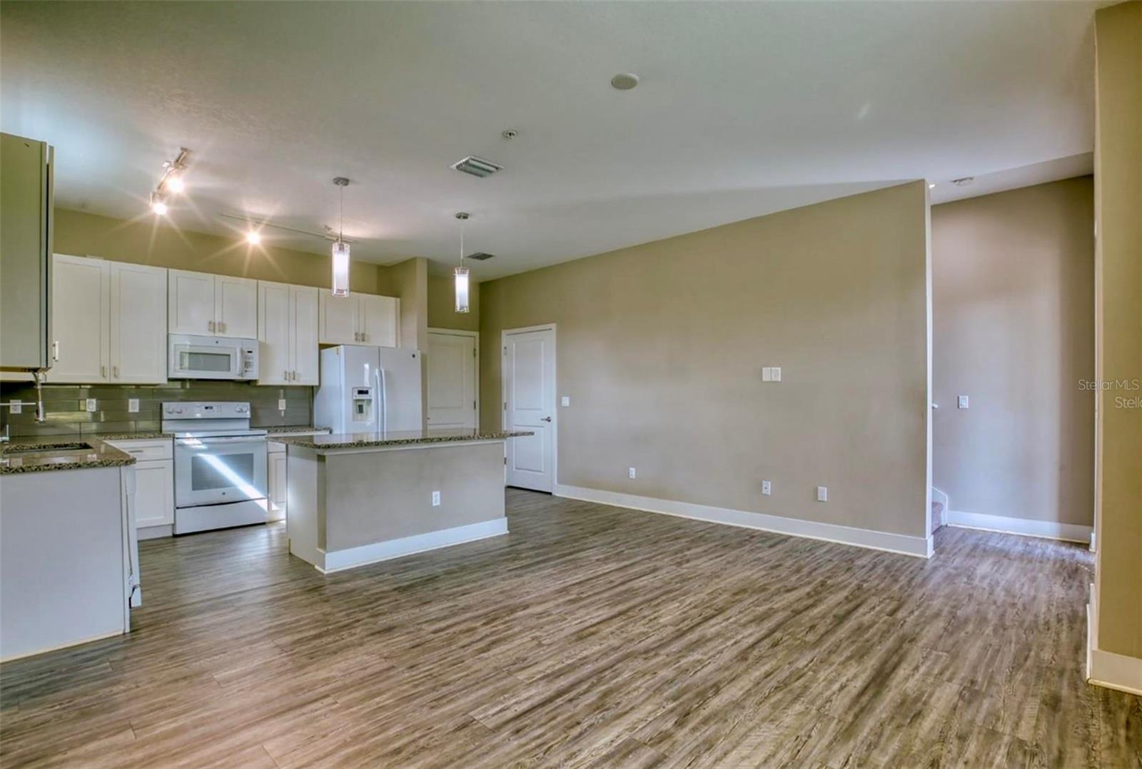Image 8 of 32 For 1801 Houston Street