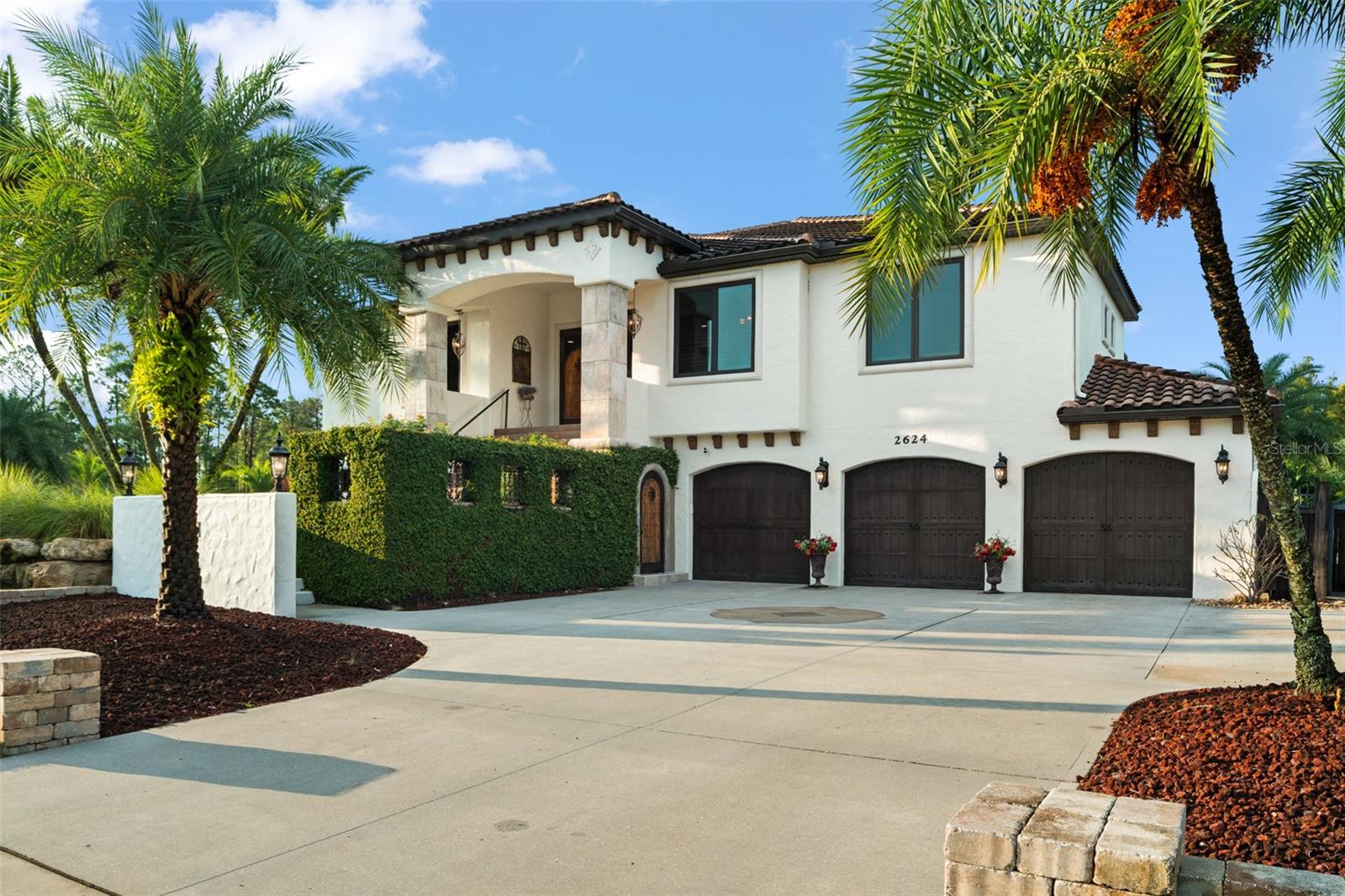 Listing photo id 13 for 2624 Howland Boulevard