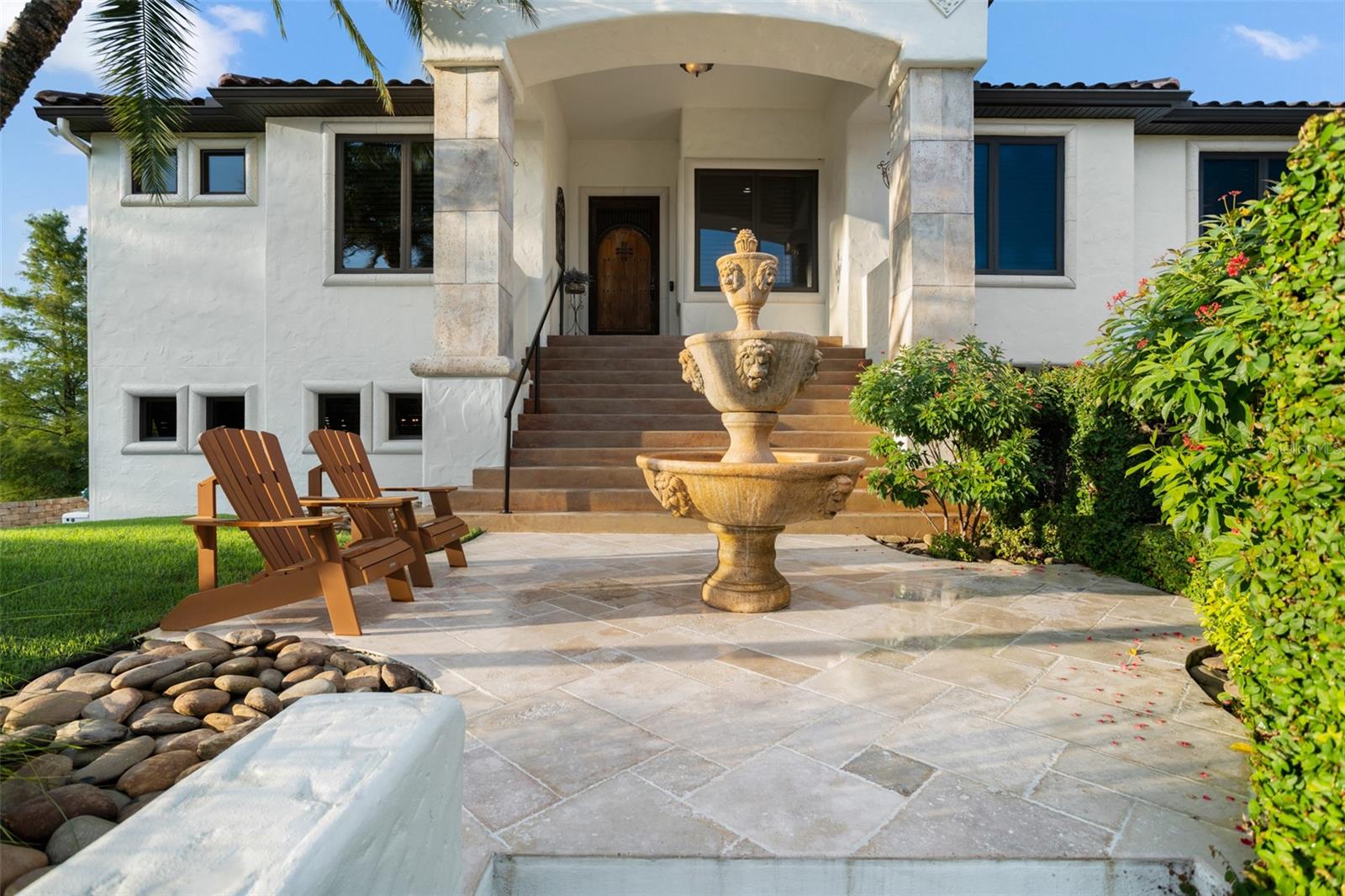 Listing photo id 16 for 2624 Howland Boulevard