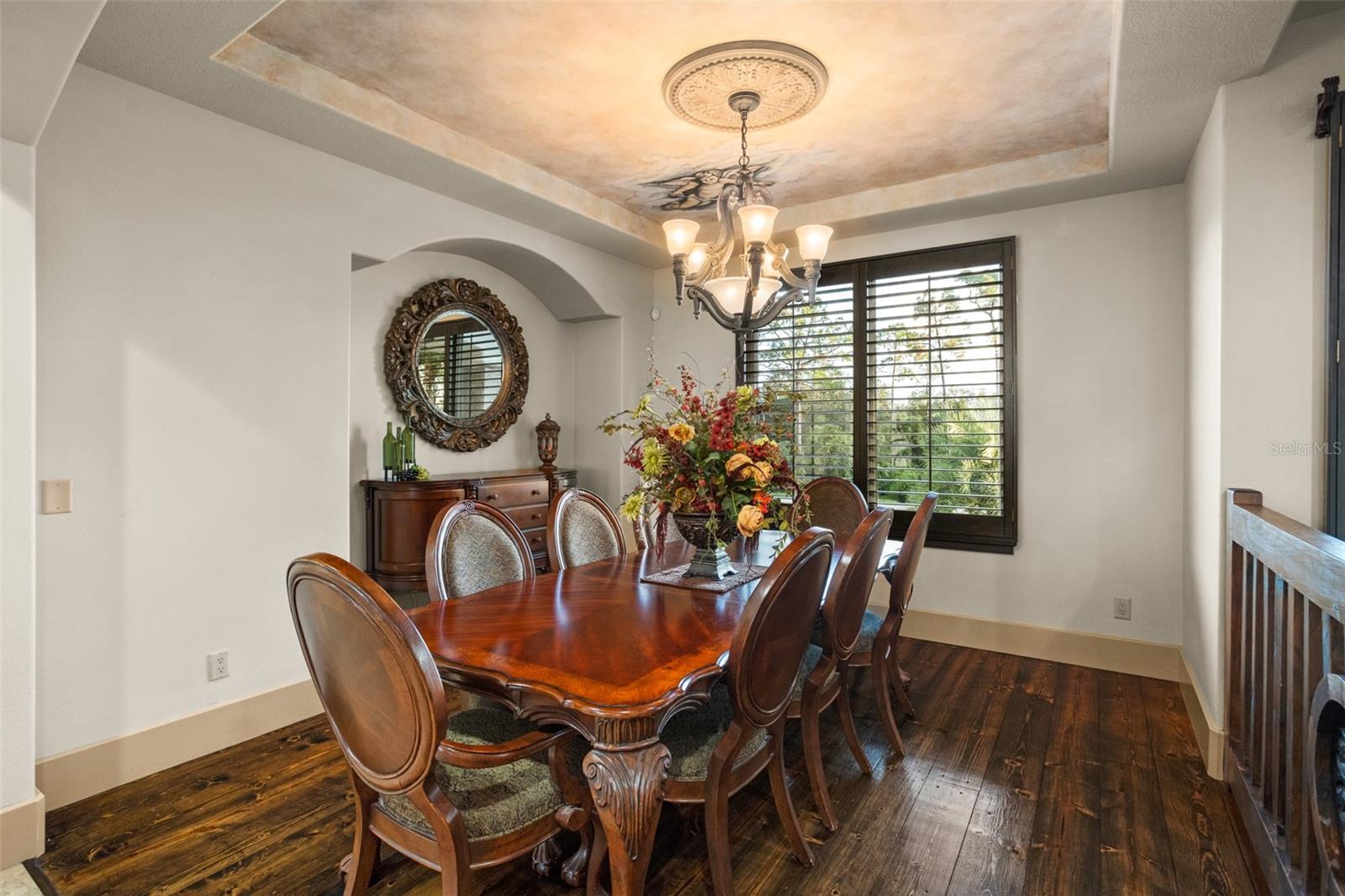 Listing photo id 21 for 2624 Howland Boulevard