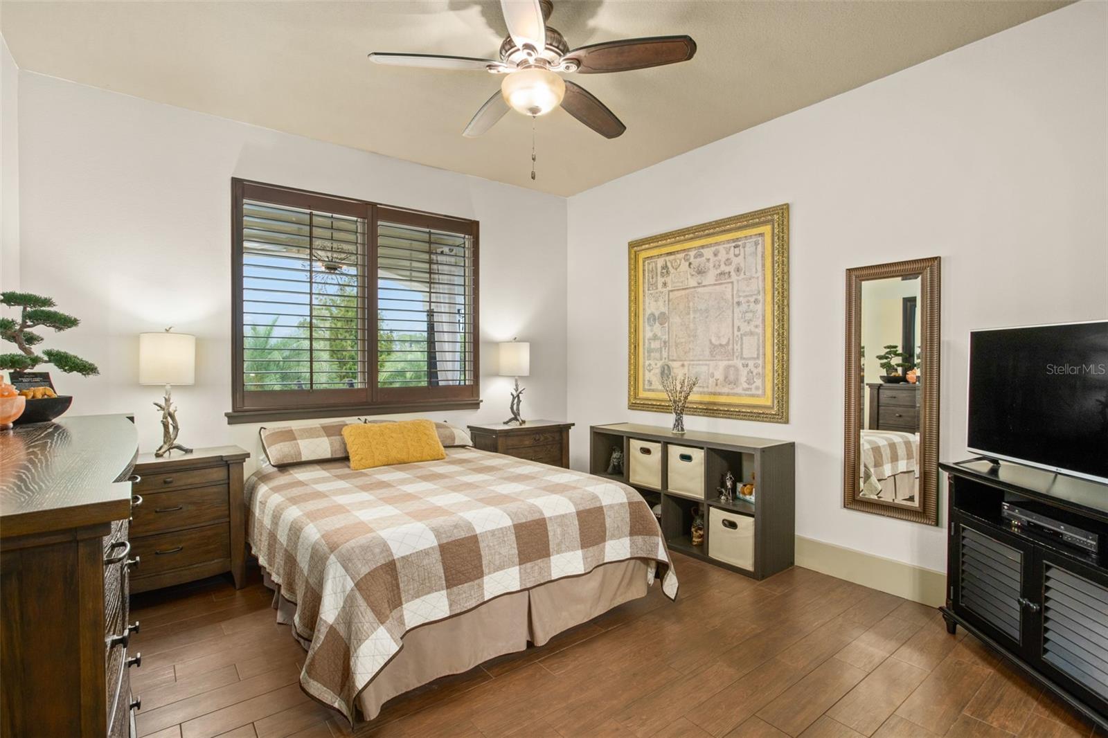 Listing photo id 53 for 2624 Howland Boulevard