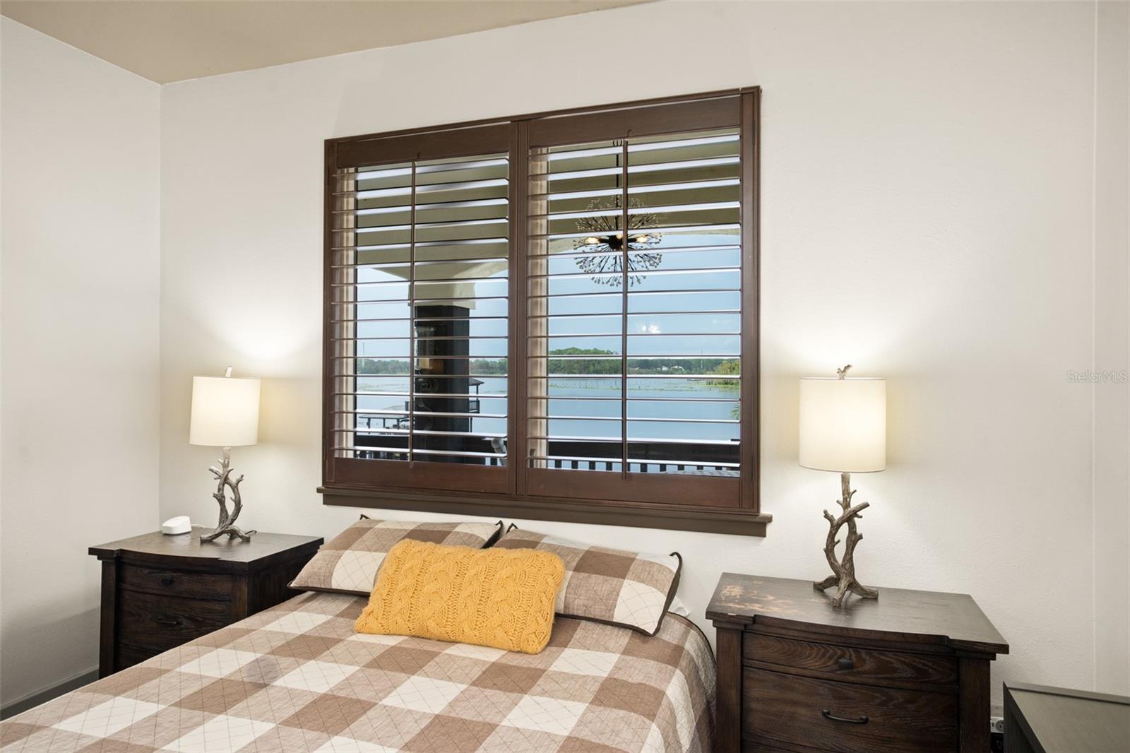 Listing photo id 56 for 2624 Howland Boulevard