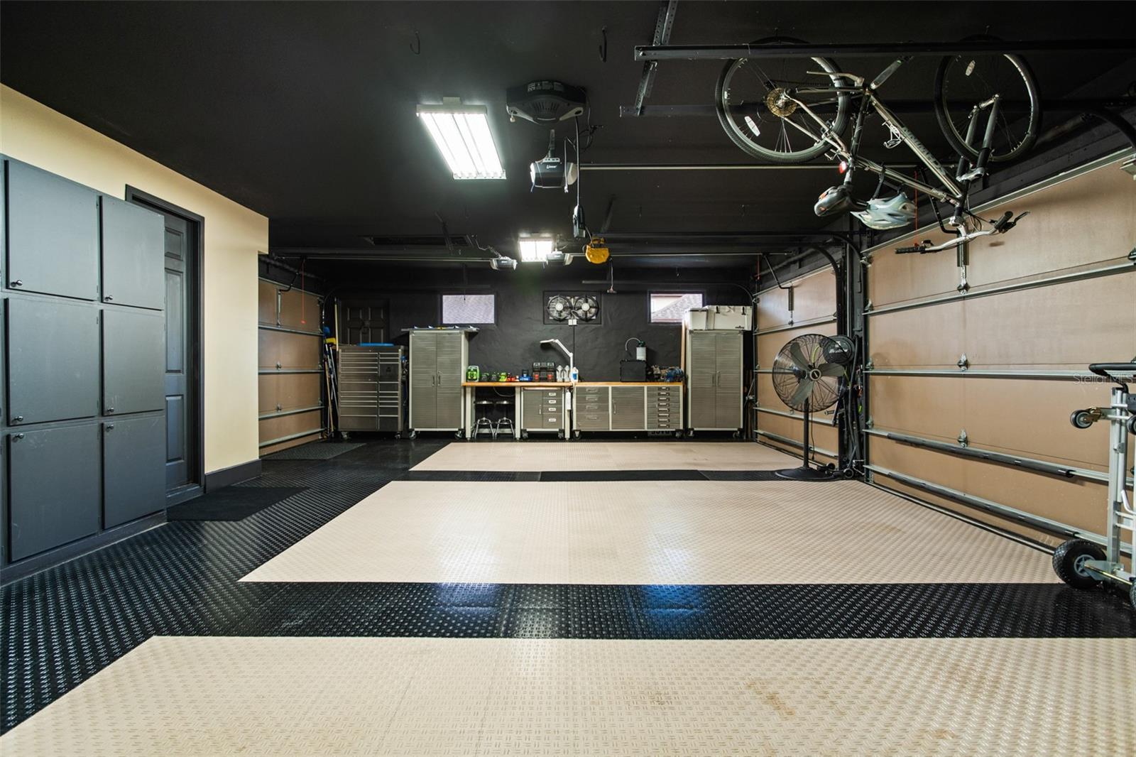 Listing photo id 62 for 2624 Howland Boulevard