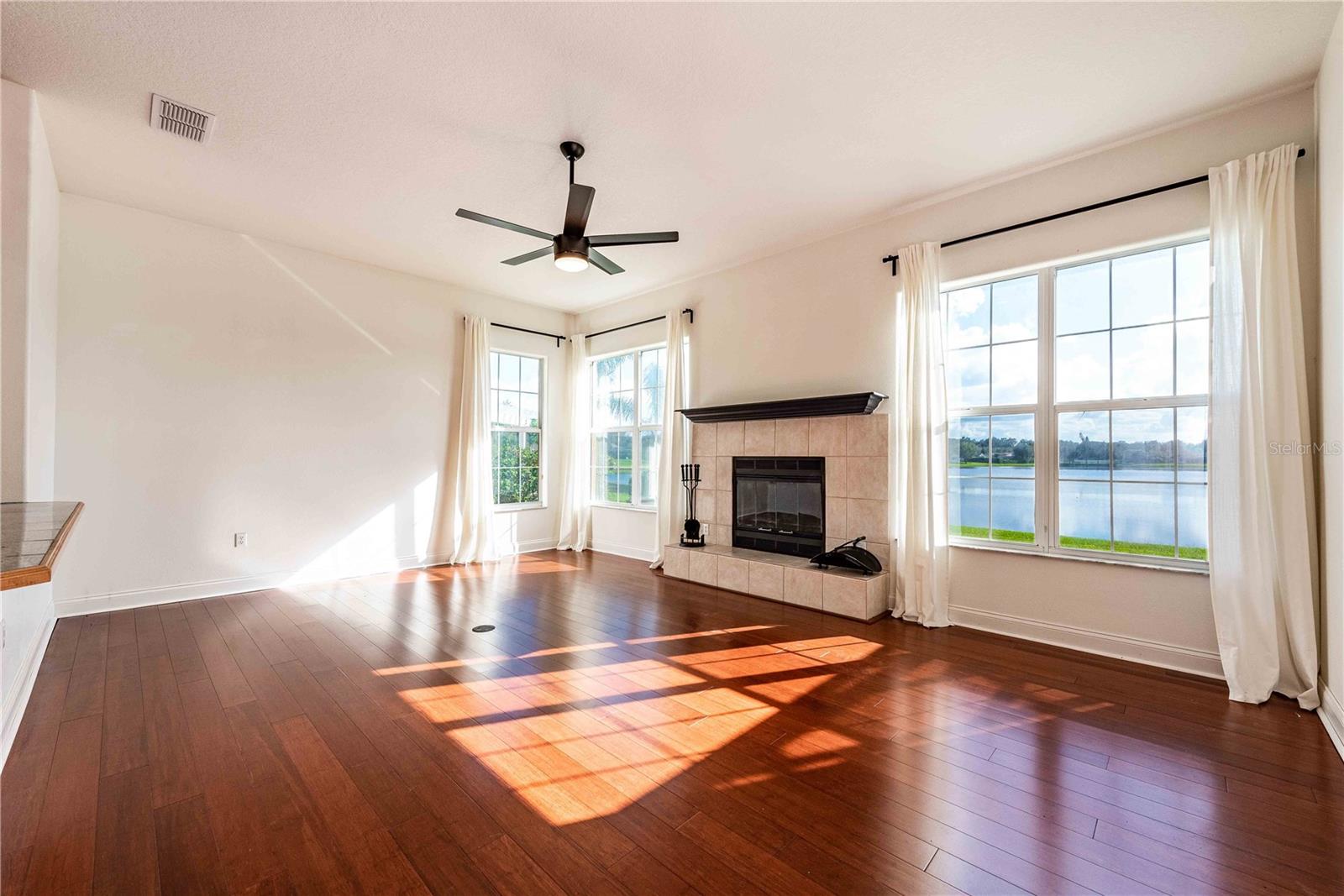 Image 16 of 39 For 4806 Lake Reserve Boulevard