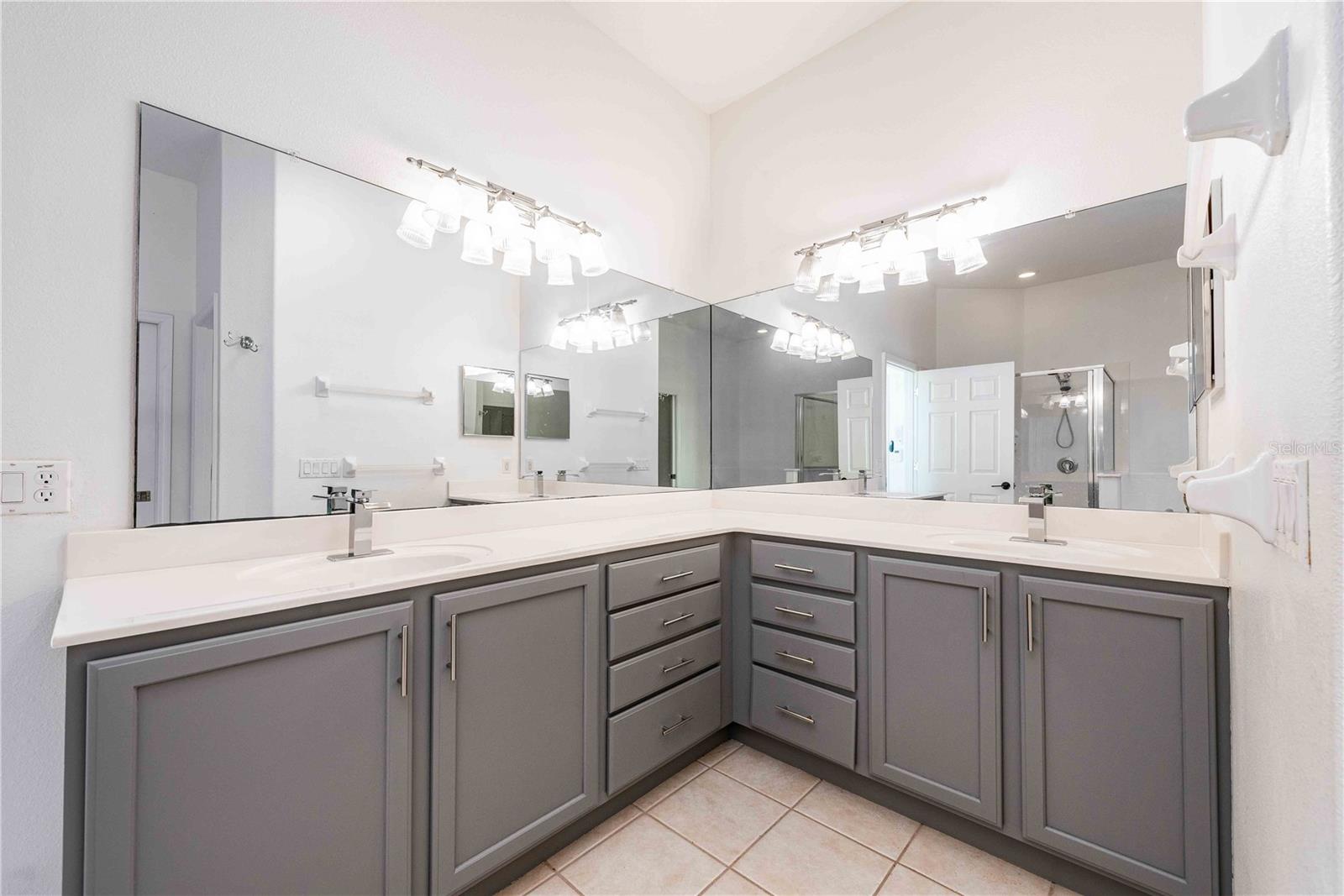 Image 26 of 39 For 4806 Lake Reserve Boulevard