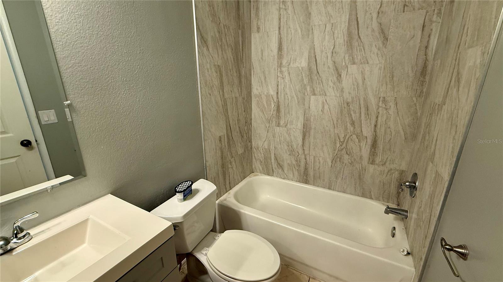 Image 13 of 17 For 13438 Fairway Glen Drive 102