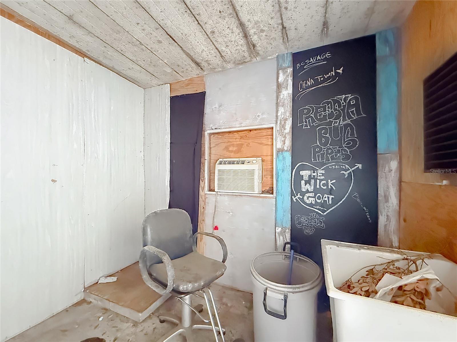 Image 29 of 40 For 16940 101st Court Road