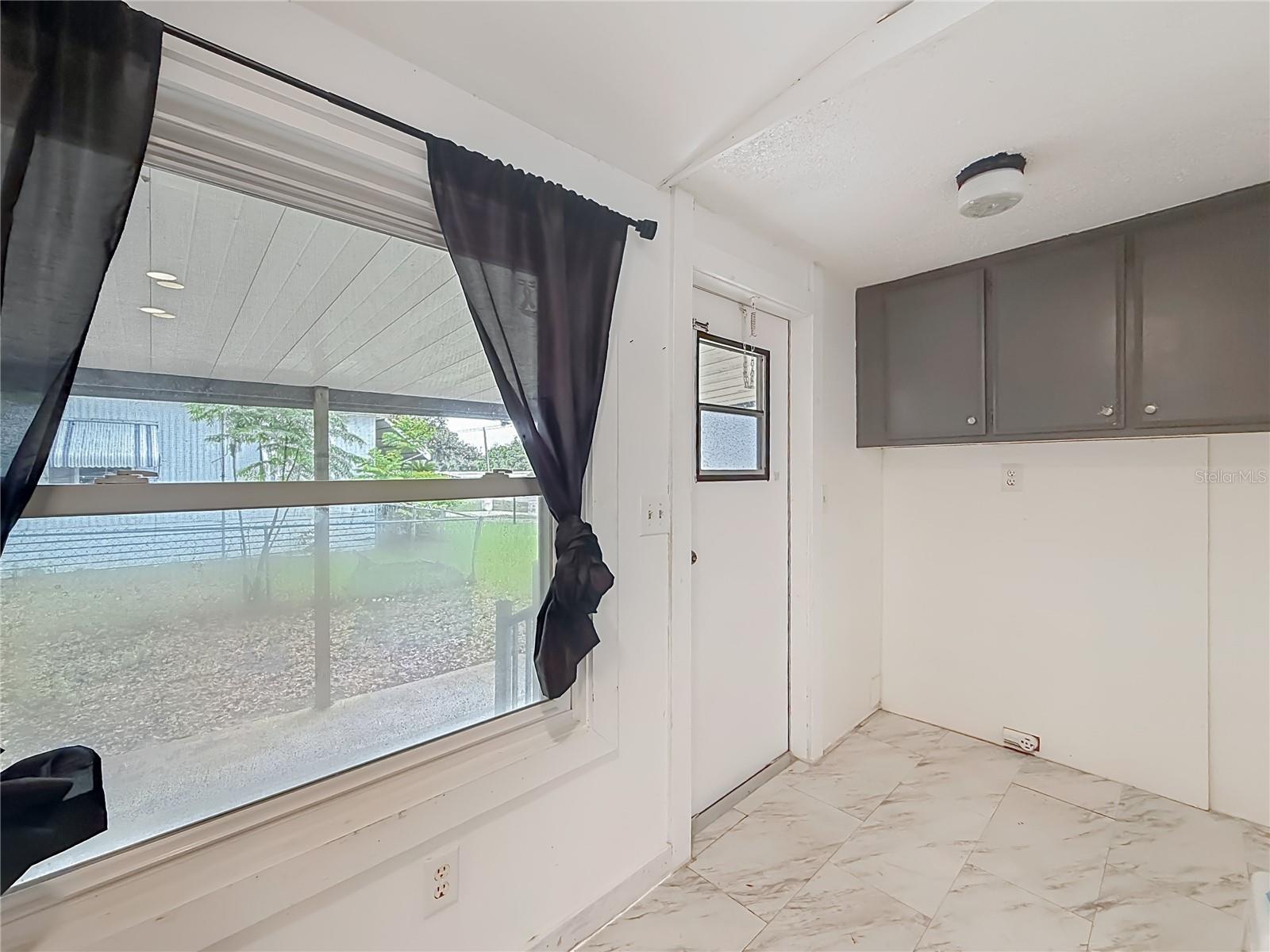 Image 9 of 40 For 16940 101st Court Road